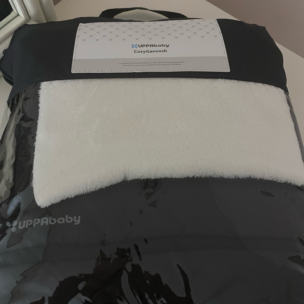 NWT UPPABaby Cozy Ganoosh